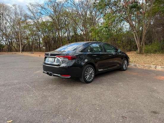 TOYOTA-COROLLA-2025