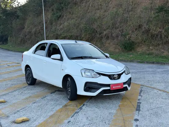 TOYOTA-ETIOS-2018