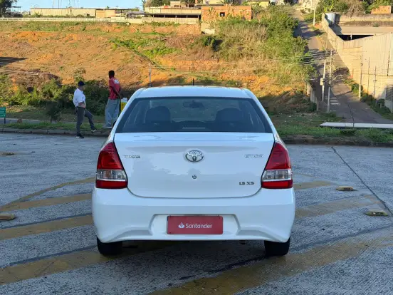 TOYOTA-ETIOS-2018