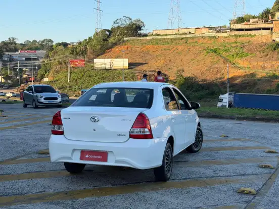 TOYOTA-ETIOS-2018