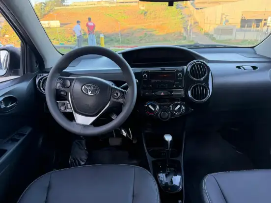 TOYOTA-ETIOS-2018