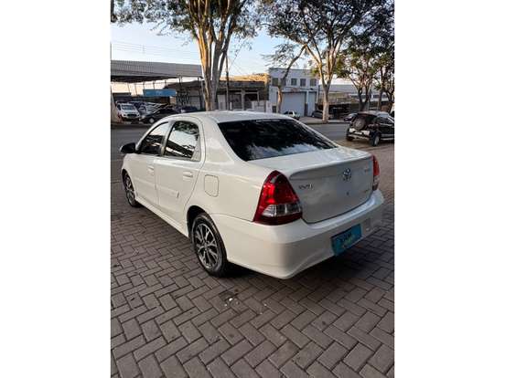 TOYOTA-ETIOS-1.5 PLATINUM SEDAN 16V FLEX 4P AUTOMÁTICO TOYOTA-ETIOS-2016