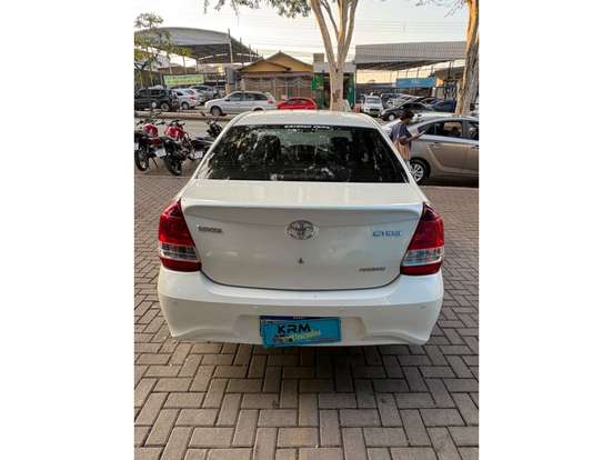 TOYOTA-ETIOS-1.5 PLATINUM SEDAN 16V FLEX 4P AUTOMÁTICO TOYOTA-ETIOS-2016