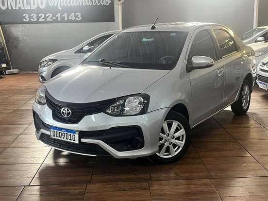 TOYOTA-ETIOS-2019