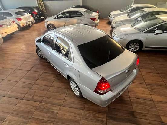 TOYOTA-ETIOS-2019