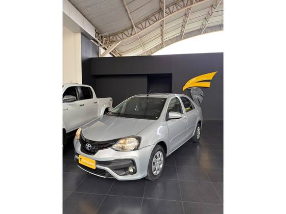TOYOTA ETIOS 1.5 X PLUS SEDAN 16V FLEX 4P AUTOMÁTICO
