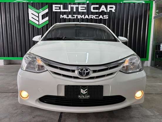 TOYOTA-ETIOS-2015