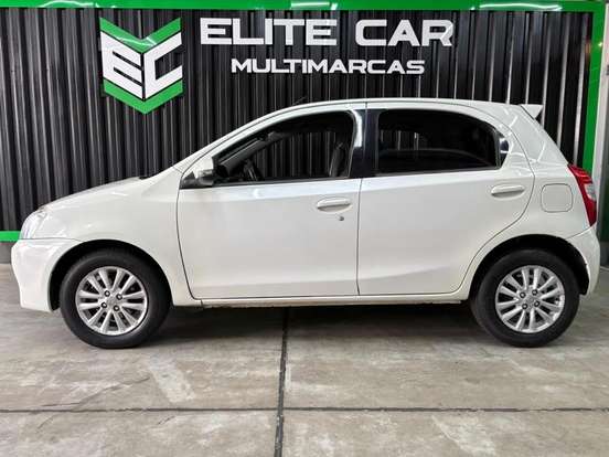 TOYOTA-ETIOS-2015