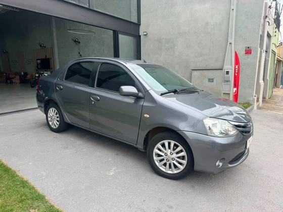TOYOTA ETIOS 1.5 XLS SEDAN 16V FLEX 4P MANUAL