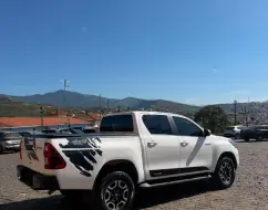 TOYOTA HILUX 2.8 D-4D TURBO DIESEL CD POWER PACK 4X4 MANUAL TOYOTA HILUX 2.8 D-4D TURBO DIESEL CD POWER PACK 4X4 MANUAL