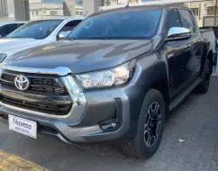 TOYOTA HILUX 2.8 D-4D TURBO DIESEL CD SRV 4X4 AUTOMÁTICO TOYOTA HILUX 2.8 D-4D TURBO DIESEL CD SRV 4X4 AUTOMÁTICO
