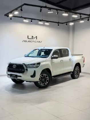 TOYOTA HILUX 2.8 D-4D TURBO DIESEL CD SRV 4X4 AUTOMÁTICO