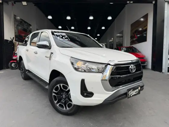 TOYOTA HILUX 2.8 D-4D TURBO DIESEL CD SRV 4X4 AUTOMÁTICO