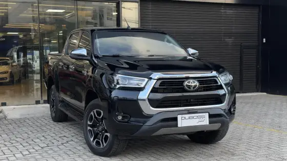 TOYOTA HILUX 2.8 D-4D TURBO DIESEL CD SRX 4X4 AUTOMÁTICO