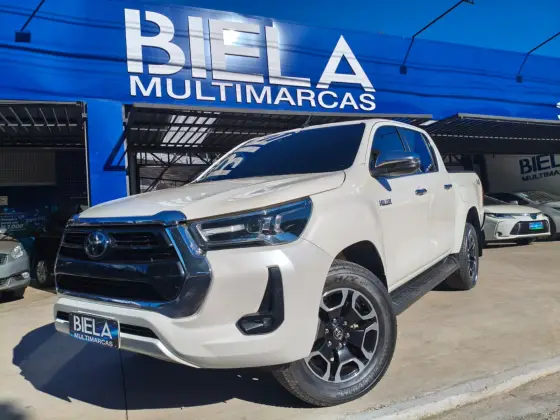 TOYOTA HILUX 2.8 D-4D TURBO DIESEL CD SRX 4X4 AUTOMÁTICO