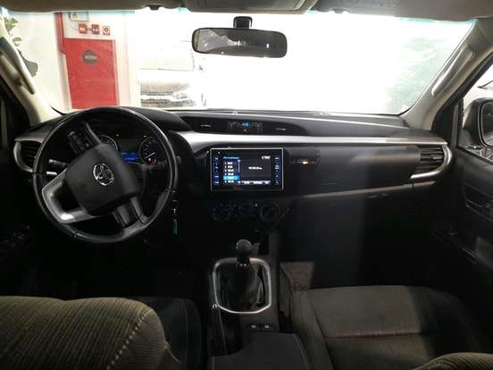 TOYOTA-HILUX-2.7 SR 4X2 CD 16V FLEX 4P AUTOMÁTICO TOYOTA-HILUX-2017
