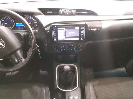 TOYOTA-HILUX-2017