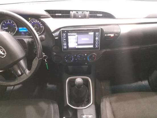TOYOTA-HILUX-2.7 SR 4X2 CD 16V FLEX 4P AUTOMÁTICO TOYOTA-HILUX-2017