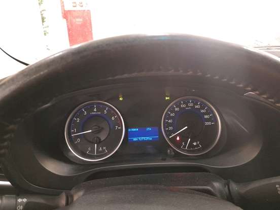 TOYOTA-HILUX-2017