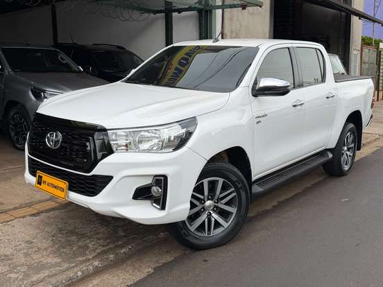 TOYOTA-HILUX-2018