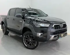 TOYOTA HILUX 2.8 D-4D TURBO DIESEL CD CONQUEST 4X4 AUTOMÁTICO TOYOTA HILUX 2.8 D-4D TURBO DIESEL CD CONQUEST 4X4 AUTOMÁTICO