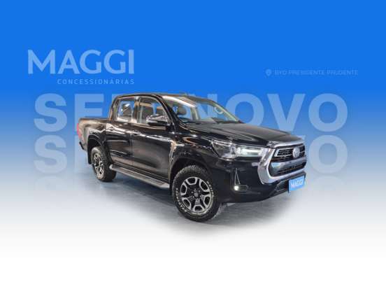 TOYOTA-HILUX-2021