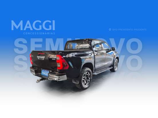 TOYOTA-HILUX-2021