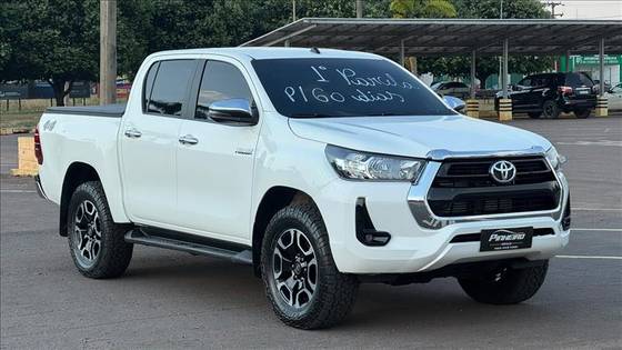 TOYOTA HILUX 2.8 D-4D TURBO DIESEL CD POWER PACK 4X4 AUTOMÁTICO