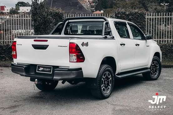 TOYOTA-HILUX-2024