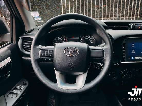 TOYOTA-HILUX-2.8 D-4D TURBO DIESEL CD POWER PACK 4X4 AUTOMÁTICO TOYOTA-HILUX-2024