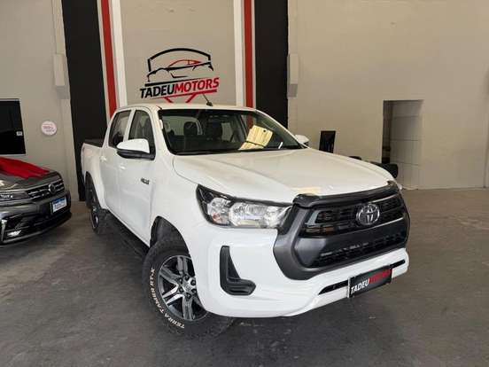 TOYOTA-HILUX-2021