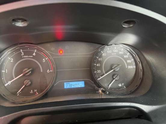 TOYOTA-HILUX-2021