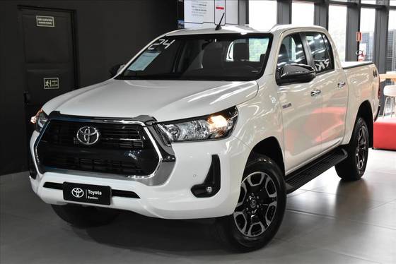 TOYOTA HILUX 2.8 D-4D TURBO DIESEL CD SRV 4X4 AUTOMÁTICO