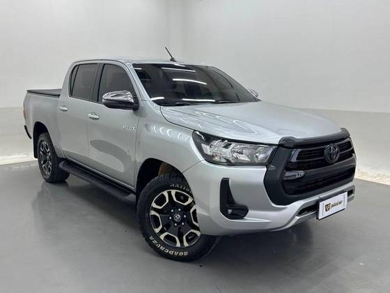 TOYOTA HILUX 2.8 D-4D TURBO DIESEL CD SRV 4X4 AUTOMÁTICO