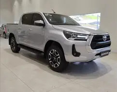 TOYOTA HILUX 2.8 D-4D TURBO DIESEL CD SRV 4X4 AUTOMÁTICO TOYOTA HILUX 2.8 D-4D TURBO DIESEL CD SRV 4X4 AUTOMÁTICO