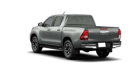 TOYOTA-HILUX-2026
