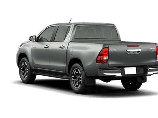 TOYOTA-HILUX-2.8 D-4D TURBO DIESEL CD SRV 4X4 AUTOMÁTICO TOYOTA-HILUX-2026