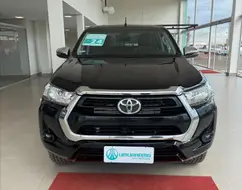 TOYOTA HILUX 2.8 D-4D TURBO DIESEL CD SRV 4X4 AUTOMÁTICO TOYOTA HILUX 2.8 D-4D TURBO DIESEL CD SRV 4X4 AUTOMÁTICO