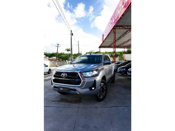 TOYOTA HILUX 2.8 D-4D TURBO DIESEL CD SRV 4X4 AUTOMÁTICO