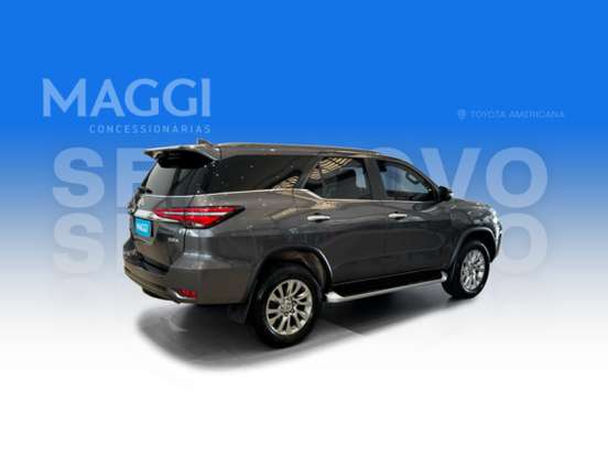 TOYOTA-HILUX-2.8 D-4D TURBO DIESEL CD SRX 4X4 AUTOMÁTICO TOYOTA-HILUX-2022