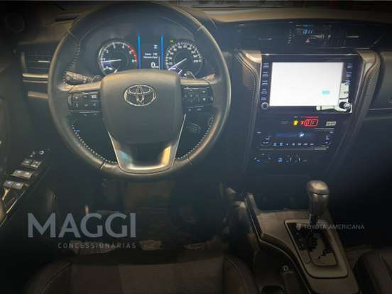 TOYOTA-HILUX-2022