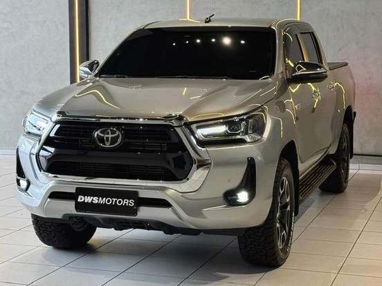 TOYOTA-HILUX-2021