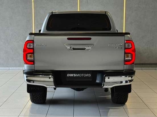 TOYOTA-HILUX-2.8 D-4D TURBO DIESEL CD SRX 4X4 AUTOMÁTICO TOYOTA-HILUX-2021