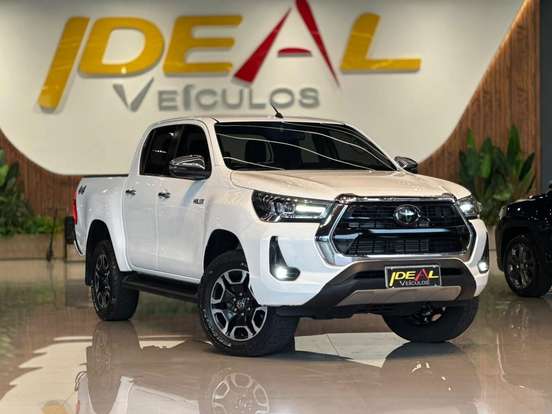 TOYOTA-HILUX-2.8 D-4D TURBO DIESEL CD SRX 4X4 AUTOMÁTICO TOYOTA-HILUX-2021