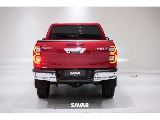 TOYOTA-HILUX-2.8 D-4D TURBO DIESEL CD SRX 4X4 AUTOMÁTICO TOYOTA-HILUX-2024