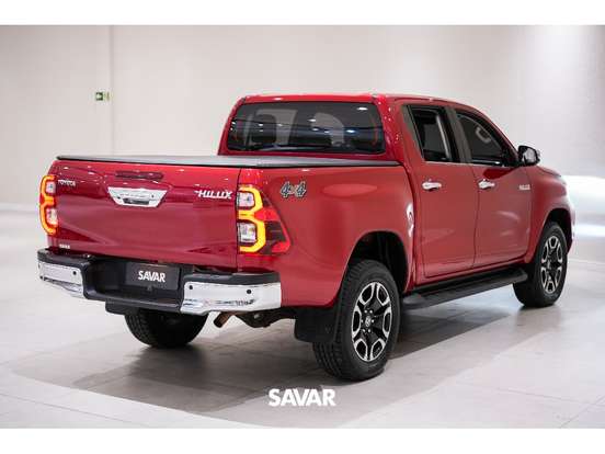 TOYOTA-HILUX-2.8 D-4D TURBO DIESEL CD SRX 4X4 AUTOMÁTICO TOYOTA-HILUX-2024