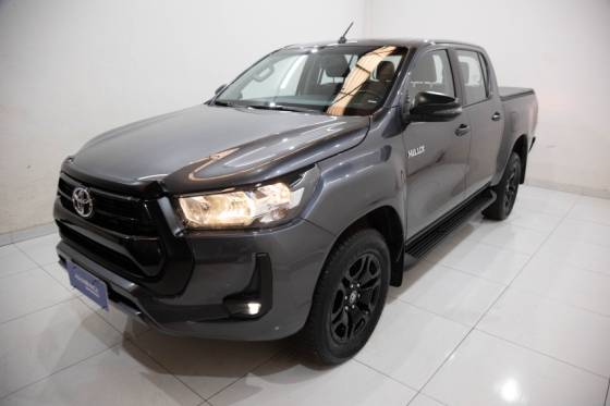 TOYOTA HILUX 2.8 D-4D TURBO DIESEL CD SRX 4X4 AUTOMÁTICO