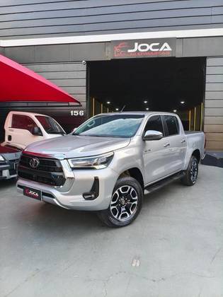 TOYOTA HILUX 2.8 D-4D TURBO DIESEL CD SRX 4X4 AUTOMÁTICO