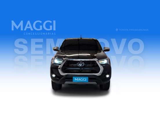 TOYOTA-HILUX-2.8 D-4D TURBO DIESEL CD SRX 4X4 AUTOMÁTICO TOYOTA-HILUX-2023