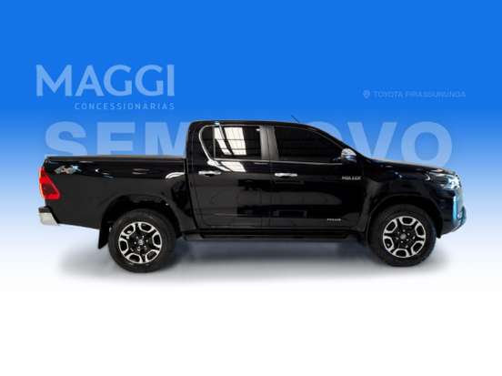 TOYOTA-HILUX-2023